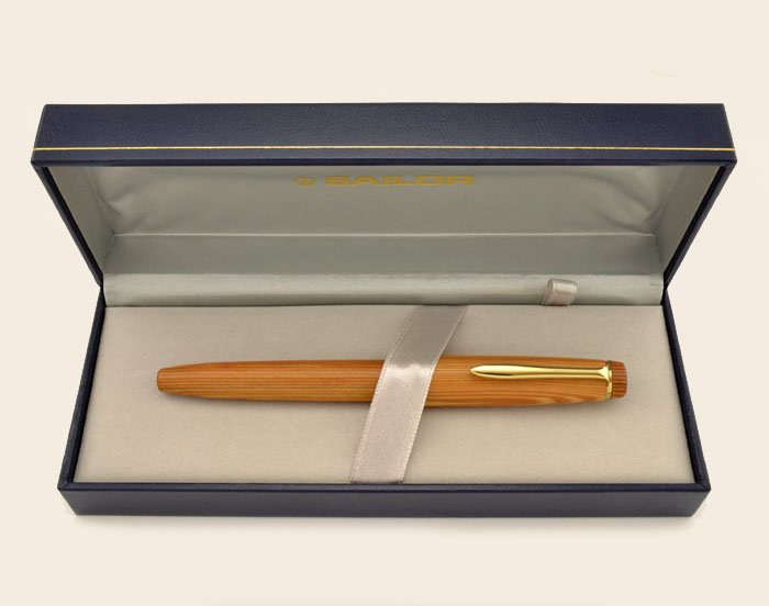 Sailor Precious Wood Fountain Pen - Chizusugi Cedarwood w Gold 